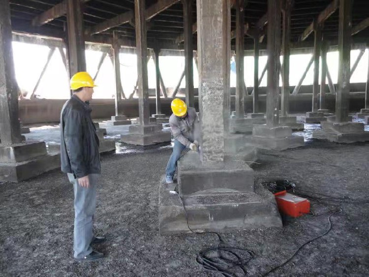 大港路面修補工程與界面劑應用 地坪界面劑生產(chǎn)的重要性
